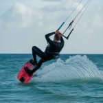 Pourquoi et comment vérifier son matériel avant chaque session de kitesurf pour limiter la casse et les risques